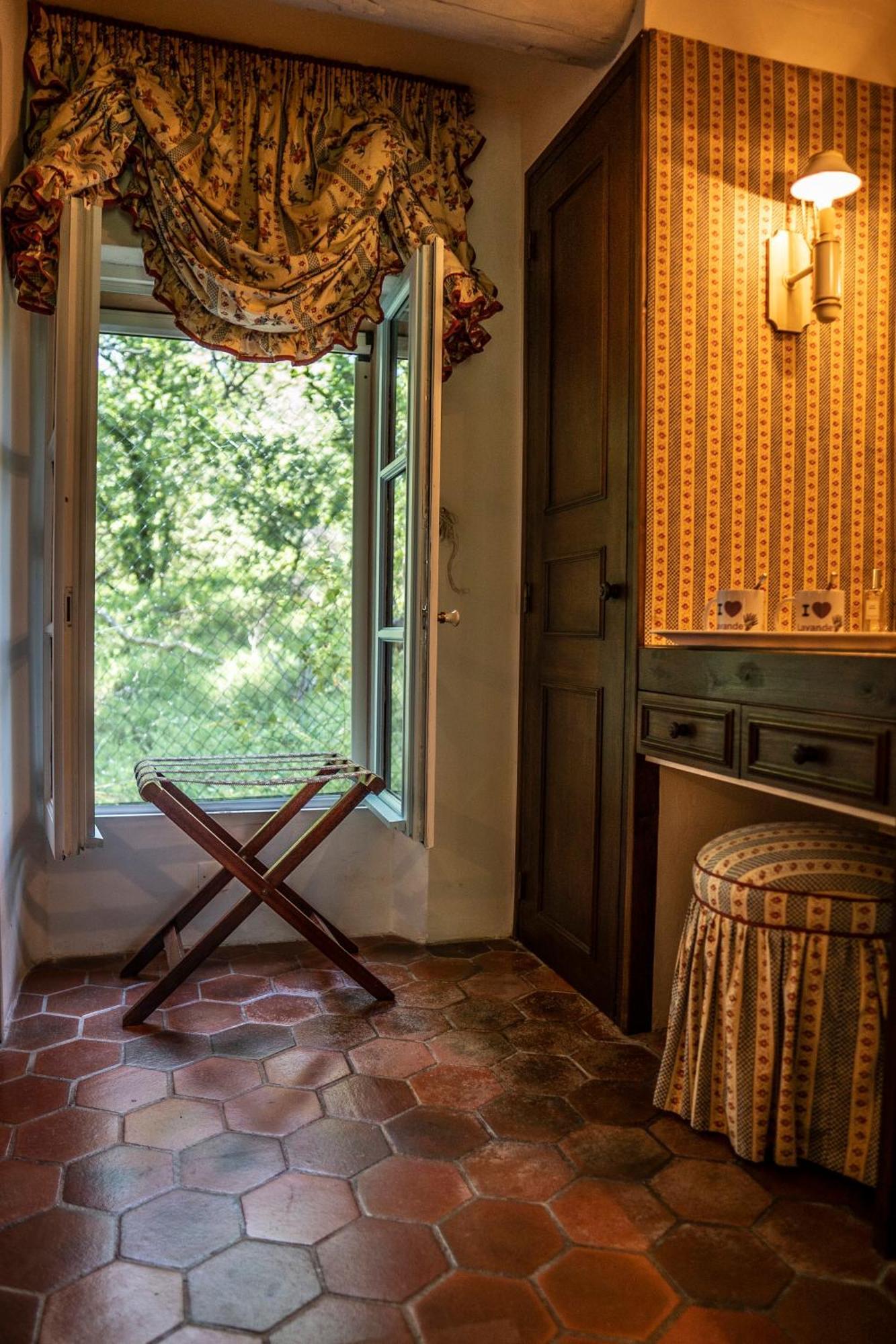 Domaine Des Tilleuls D'Or Saint-Cézaire-sur-Siagne Quarto foto